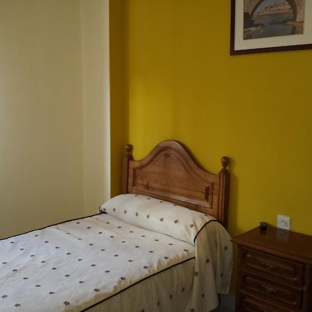 Hostal Atila Ricobayo Esterno foto