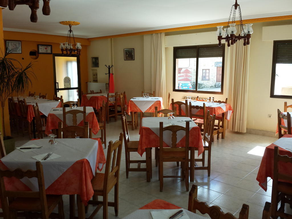 Hostal Atila Ricobayo Esterno foto
