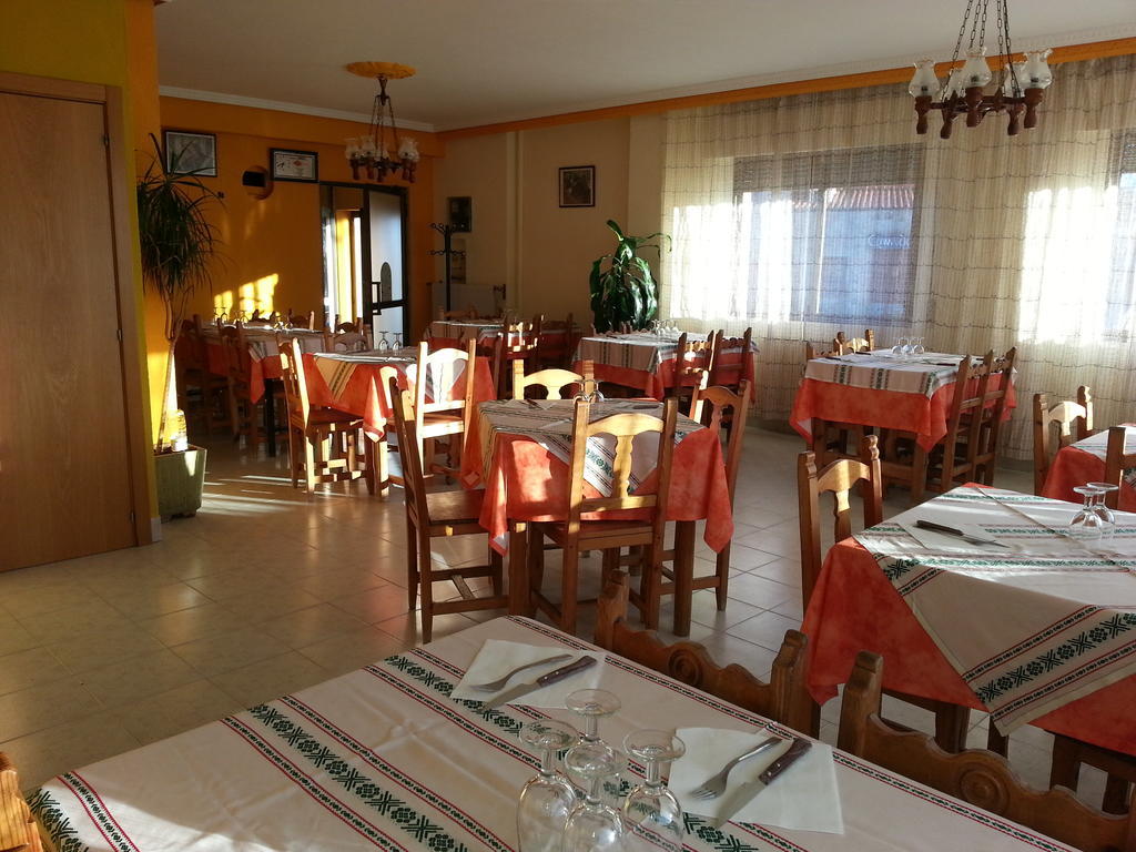 Hostal Atila Ricobayo Esterno foto